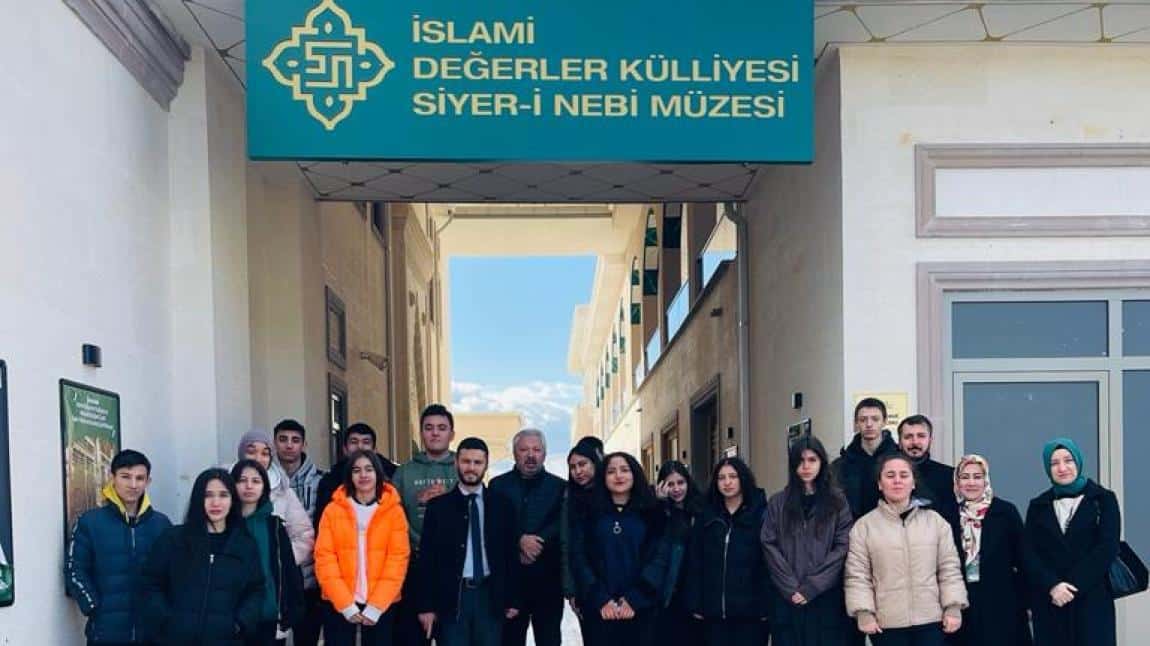 Okulumuz ÇEDES projesi kapsamında İslami Değerler Külliyesi Siyer-i Nebi Müzesini ziyaret etmiştir.